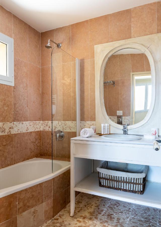 U Piazzale Villa Santa-Reparata-di-Balagna Eksteriør billede