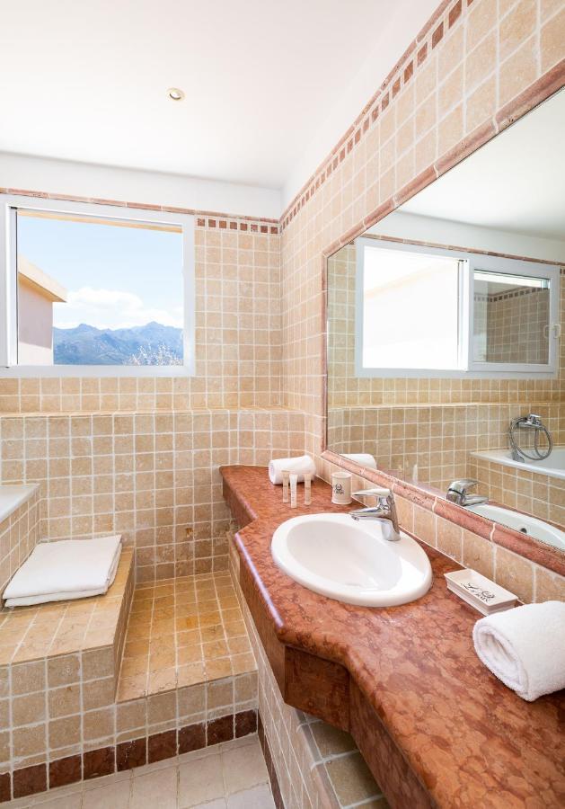 U Piazzale Villa Santa-Reparata-di-Balagna Eksteriør billede